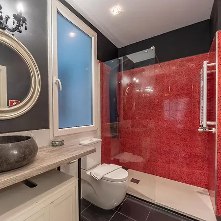 Volantin Ii With Jacuzzi By Aston Apartment