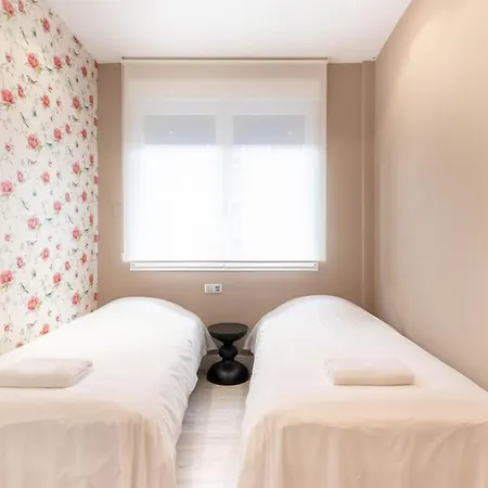 Volantin Ii With Jacuzzi By Aston Apartment