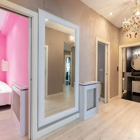 Volantin Ii With Jacuzzi By Aston Apartment