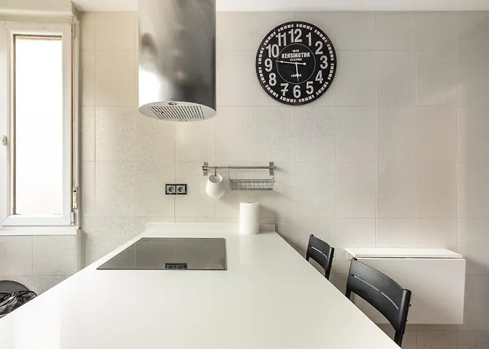 Volantin Ii With Jacuzzi By Aston Apartment *